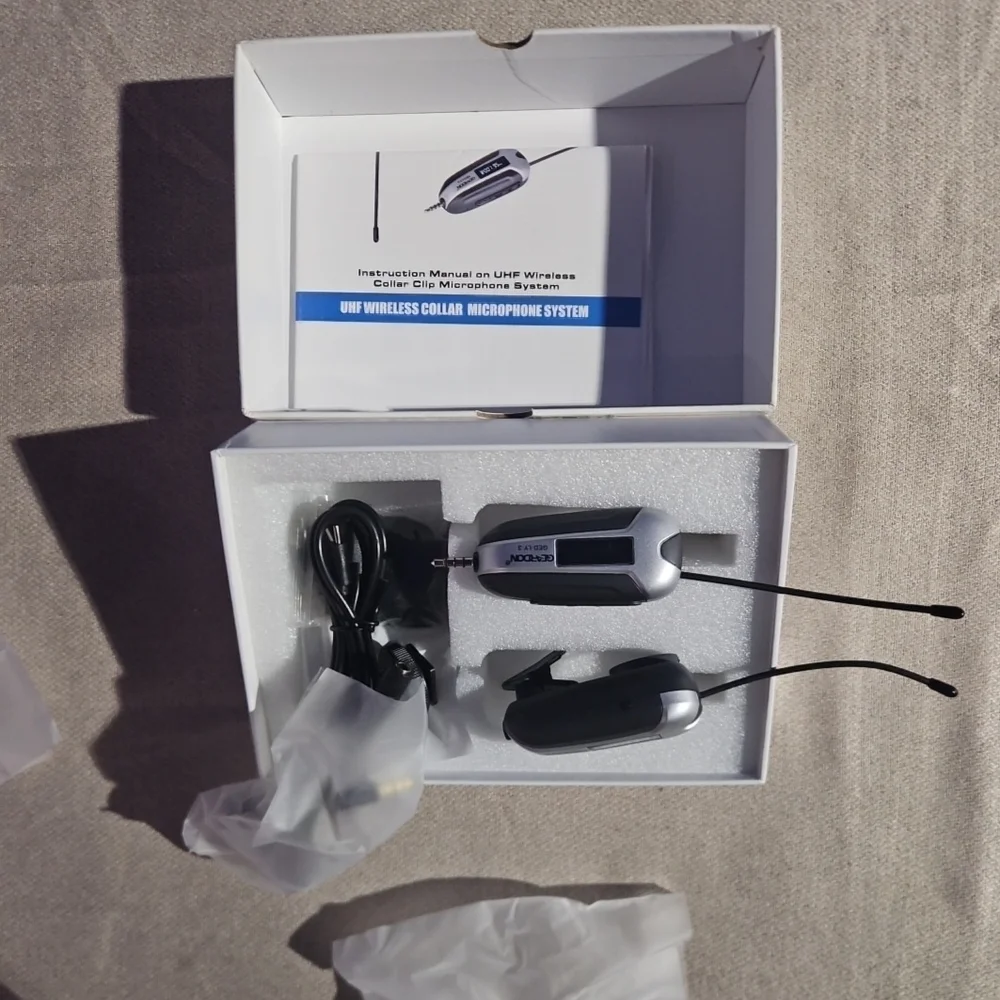 Wireless Microphone with Gray and Black Design